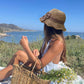 🌸26 nya modeller med fransk rosett 👒 — Luftigt vävt material som skyddar mot solen och får ansiktet att se smalare ut. Justerbar storlek (blåser inte av!) och kan vikas ihop för förvaring 🌊