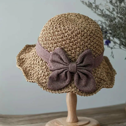 🌸26 nya modeller med fransk rosett 👒 — Luftigt vävt material som skyddar mot solen och får ansiktet att se smalare ut. Justerbar storlek (blåser inte av!) och kan vikas ihop för förvaring 🌊